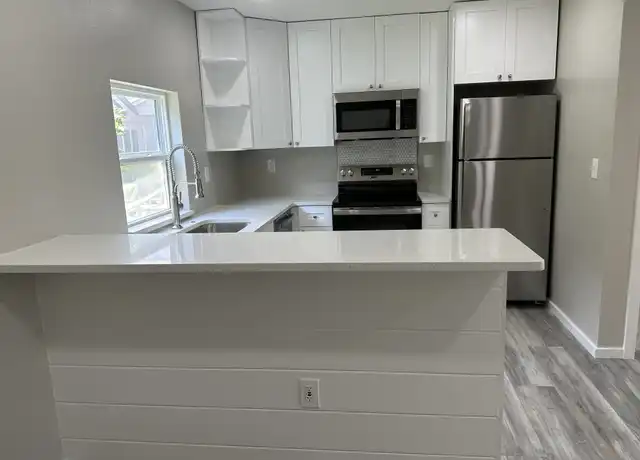Property at 7020 Mango Ave S, Saint Petersburg, FL, 33707, 0 beds, 1 bath, [object Object]