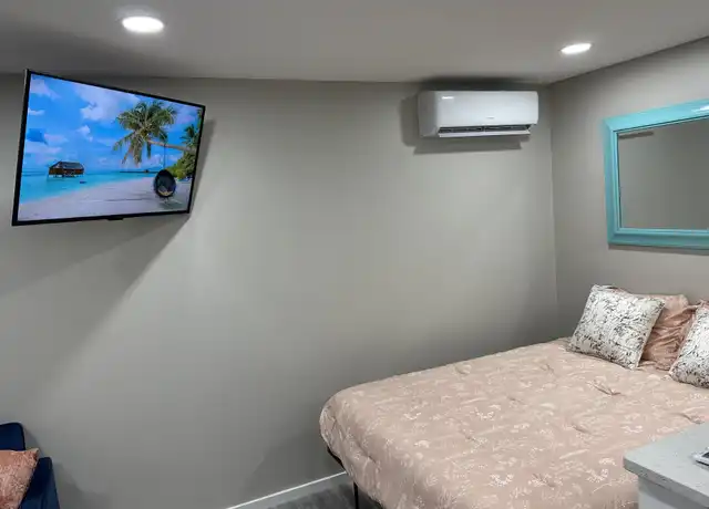 Property at 7020 Mango Ave S, Saint Petersburg, FL, 33707, 0 beds, 1 bath, [object Object]
