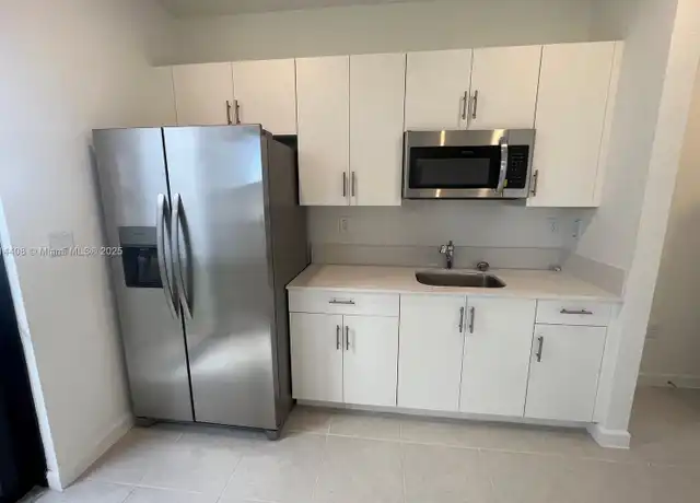 Property at 11751 SW 248th Ter, Homestead, FL, 33032, 1 bed, 1 bath, [object Object]