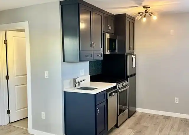 Property at 613 S Prairie Ave, Inglewood, CA, 90301, 1 bed, 1 bath, [object Object]