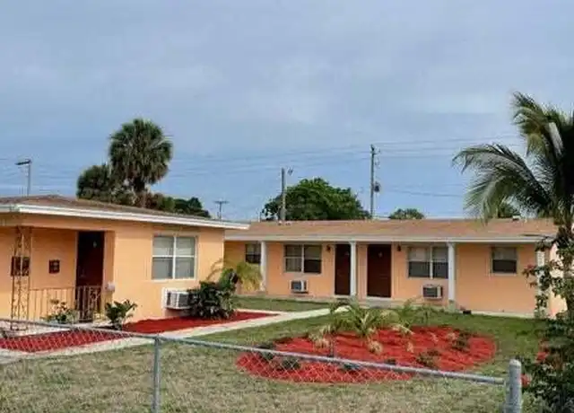 Property at 1564 W 28th St Unit B, West Palm Beach, FL, 33404, 2 beds, 1 bath, [object Object]