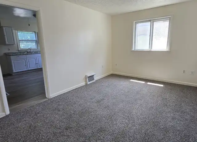 Property at 72 W Summit St, Barberton, OH, 44203, 3 beds, 1 bath, [object Object]