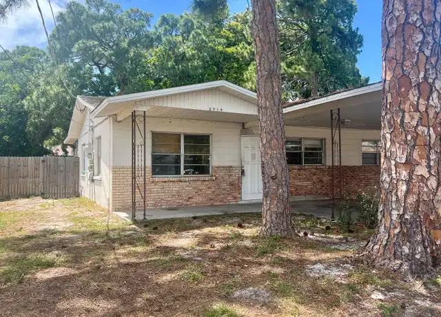 Property at 2912 24th St W, Bradenton, FL, 34205, 2 beds, 1 bath, [object Object]