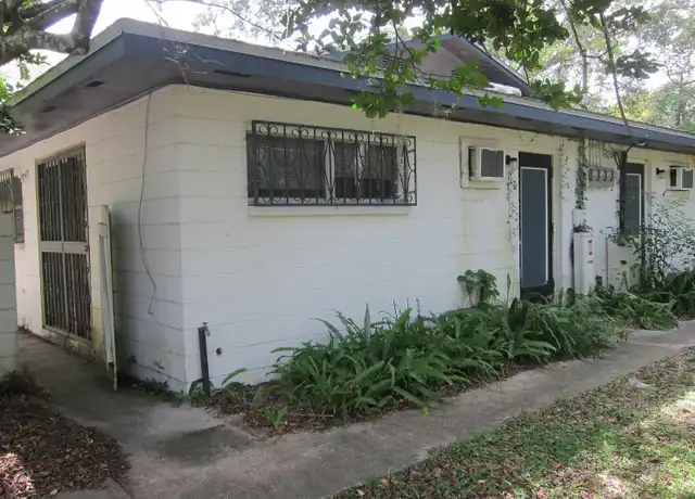 Property at 2206 NW 3rd Ter Unit 1, Gainesville, FL, 32609, 1 bed, 1 bath, [object Object]
