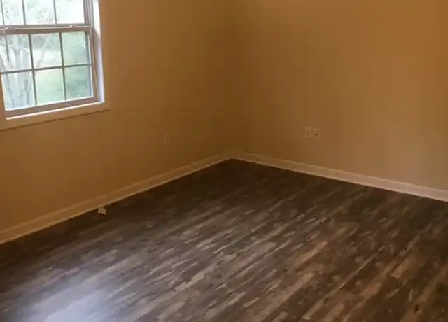 Property at 121 Lannes West Dr Unit 77, Killen, AL, 35645, 1 bed, 1 bath, [object Object]