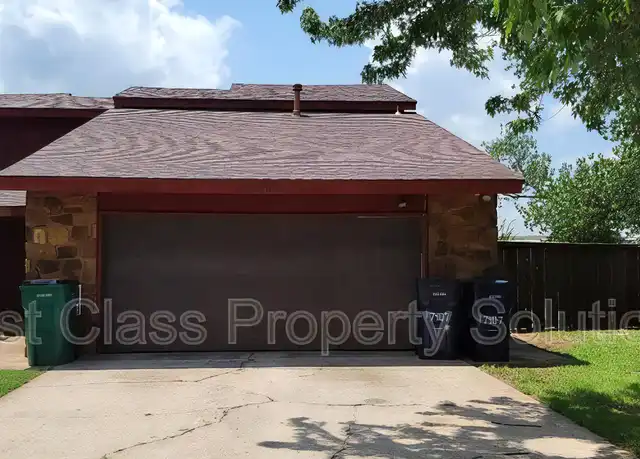 Property at 7407 Kings Manor Ct, Oklahoma City, OK, 73132, 3 beds, 2 baths, [object Object]