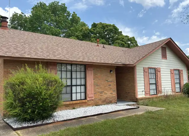 Property at 5765 Hyde Park Dr, Montgomery, AL, 36117, 3 beds, 2 baths, [object Object]