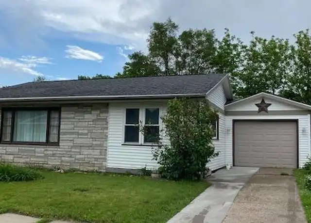 Property at 1121 Logan St, Muscatine, IA, 52761, 1 bed, 1 bath, [object Object]