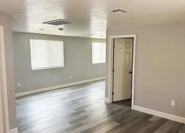 Property at 1318 El Tejon Ave Unit 1320B, Bakersfield, CA, 93308, 1 bed, 1 bath, [object Object]