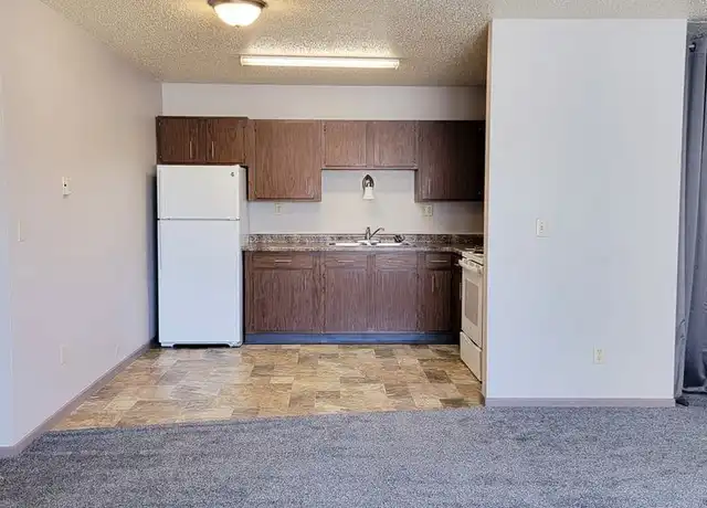 Property at 525 3rd St SW, Jamestown, ND, 58401, 2 beds, 1 bath, [object Object]