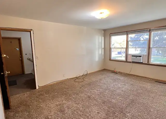 Property at 413 18th St W Unit 3, Williston, ND, 58801, 2 beds, 1 bath, [object Object]