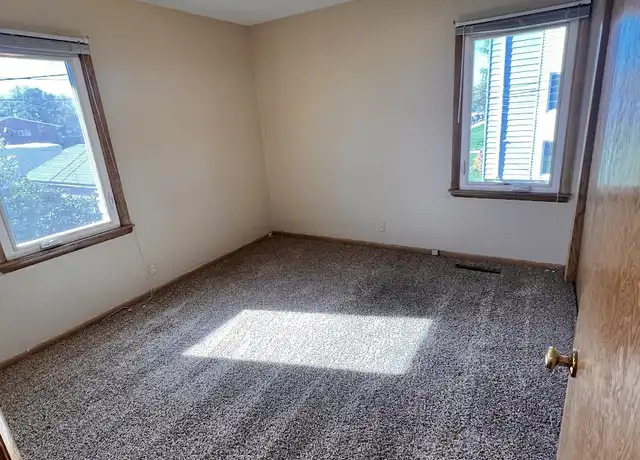 Property at 413 18th St W Unit 3, Williston, ND, 58801, 2 beds, 1 bath, [object Object]
