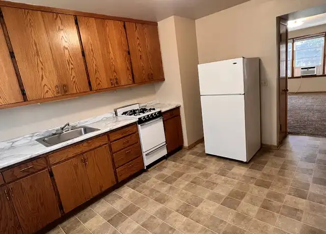 Property at 413 18th St W Unit 3, Williston, ND, 58801, 2 beds, 1 bath, [object Object]