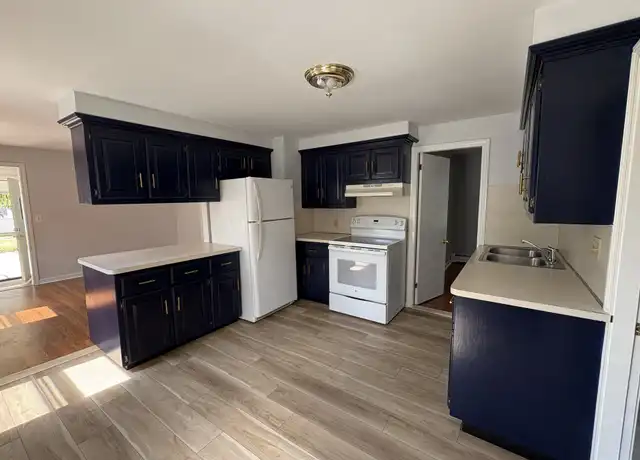 Property at 63 Bates Ave, Coventry, RI, 02816, 2 beds, 1 bath, [object Object]