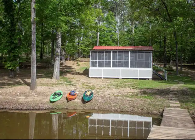 Property at 2207 White Oak Ln, Camden, SC, 29020, 2 beds, 1 bath, [object Object]