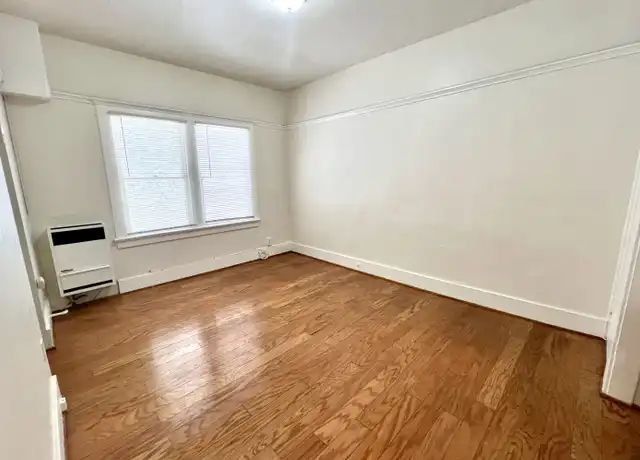 Property at 959 E Broadway Unit 4, Long Beach, CA, 90802, 0 beds, 1 bath, [object Object]