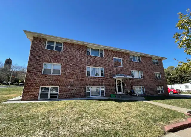 Property at 931 S 22nd St Unit 4, Lincoln, NE, 68510, 2 beds, 1 bath, [object Object]