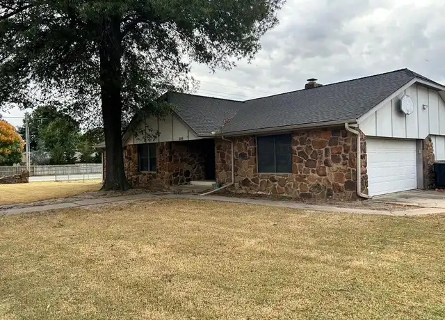 Property at 604 S 28th Pl, Broken Arrow, OK, 74014, 3 beds, 2 baths, [object Object]