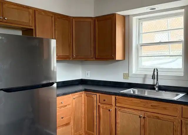 Property at 4844 Taylor St Apt 2, Omaha, NE, 68104, 1 bed, 1 bath, [object Object]