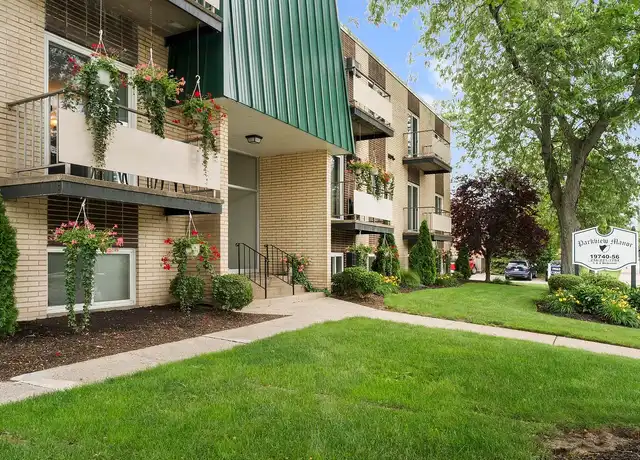 Property at Parkview Manor - 19740 Lorain Rd, Cleveland, OH, 44126, 1 bed, 1 bath, [object Object]
