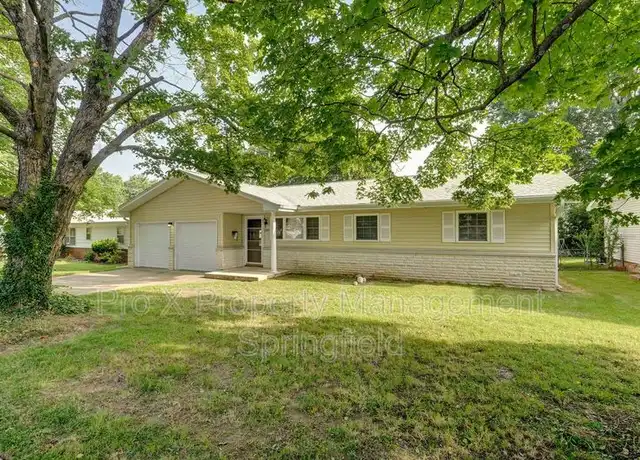 Property at 2137 E Madison St, Springfield, MO, 65802, 3 beds, 1.5 baths, [object Object]