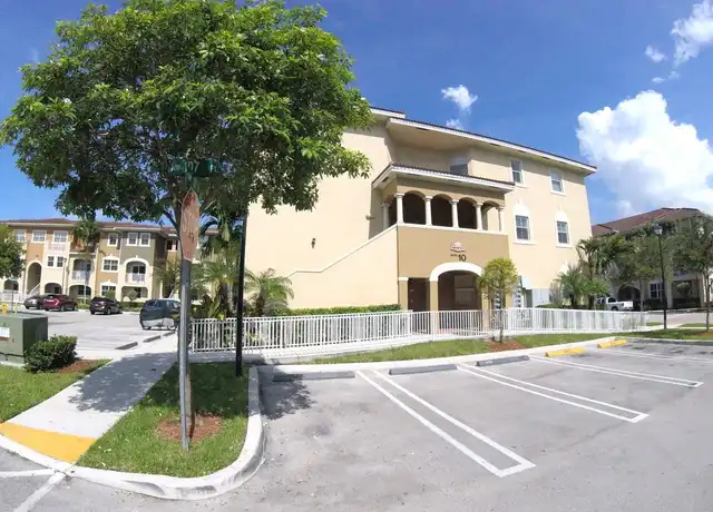 Property at 8800 NW 107th Ct #111, Doral, FL, 33178, 3 beds, 2 baths, [object Object]