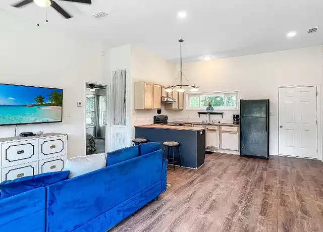 Property at 15698 Danne Rd, Fairhope, AL, 36532, 1 bed, 1 bath, [object Object]