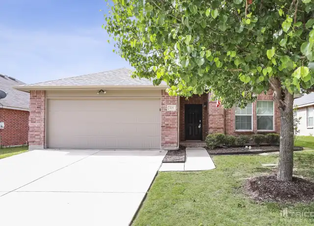 Property at 429 Sandy Creek Dr, Fort Worth, TX, 76131, 3 beds, 2 baths, [object Object]