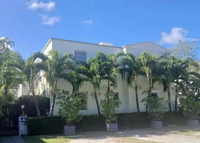 Property at 2830 Pine Tree Dr Unit 4, Miami Beach, FL, 33140, 2 beds, 2 baths, [object Object]