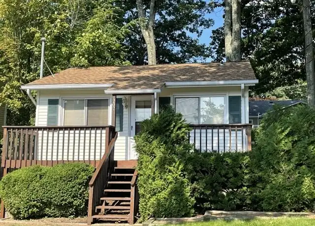 Property at 207 W End Ave, Hopatcong, NJ, 07843, 2 beds, 1 bath, [object Object]