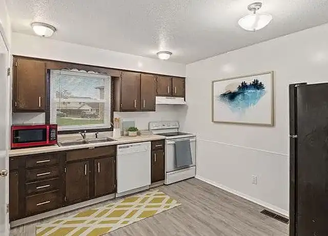 Property at Hollyglen Apartments - 2301 S Marsh Ave, Yorktown, IN, 47396, 2 beds, 1 bath, [object Object]