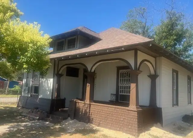 Property at 1401 S Trinity St, San Antonio, TX, 78207, 3 beds, 2 baths, [object Object]