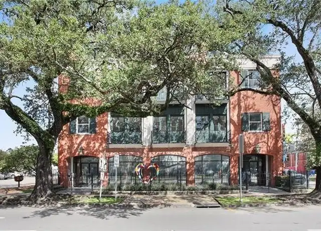 Property at 3305 St Charles Ave Unit B, New Orleans, LA, 70115, 2 beds, 2 baths, [object Object]