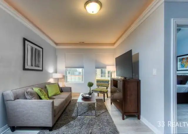 Property at 15 N Vail Ave Unit 304-V, Arlington Heights, IL, 60005, 1 bed, 1 bath, [object Object]