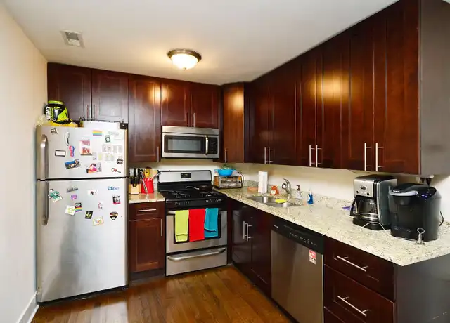 Property at 937 W Cornelia Ave Unit 105, Chicago, IL, 60657, 2 beds, 2 baths, [object Object]