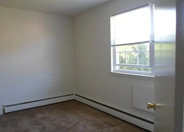 Property at 109-Rosewood - 345 E County Line Rd, Hatboro, PA, 19040, 1-2 bed, 1 bath, [object Object]