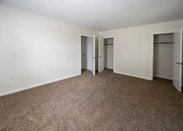 Property at Rosewood Apartments - 345 E County Line Rd, Hatboro, PA, 19040, 1 bed, 1 bath, [object Object]