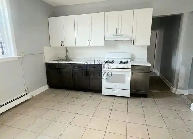 Property at 138-140 Clinton Ave Unit 2R, 3, Newark, NJ, 07114, 3 beds, 1 bath, [object Object]