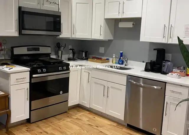 Property at 31 Bacon St, Watertown, MA, 02472, 2 beds, 1 bath, [object Object]