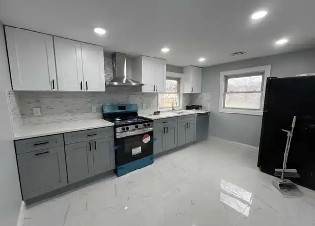 Property at 7 Eckhardt Ter Unit 2, North Arlington, NJ, 07031, 2 beds, 1 bath, [object Object]