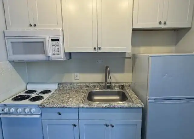 Property at 724 Delta Ave Unit 1, Cincinnati, OH, 45226, 1 bed, 1 bath, [object Object]