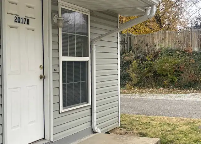 Property at 2009 W Woodriver Dr Apt B, Carbondale, IL, 62901, 2 beds, 1 bath, [object Object]