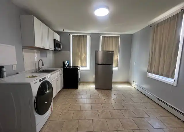 Property at 199 E Main St Unit 2, Waterbury, CT, 06702, 2 beds, 1 bath, [object Object]