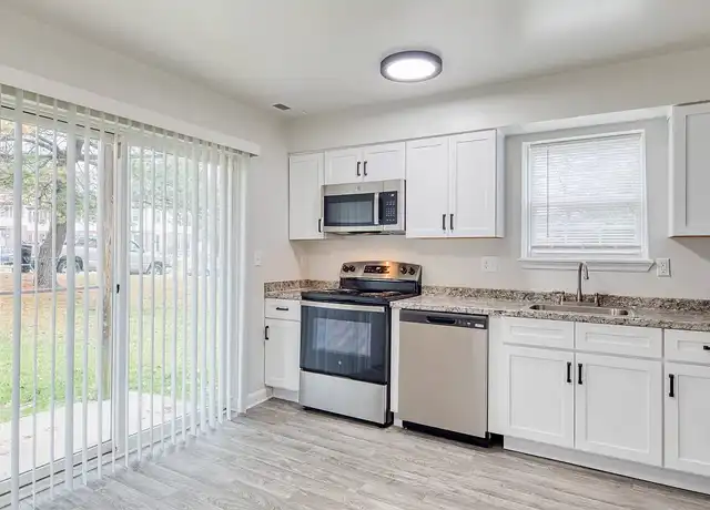 Property at Dunfield Townhomes - 55 Insley Way, Nottingham, MD, 21236, 2-3 beds, 1-1.5 bath, [object Object]