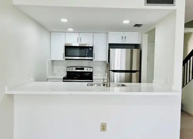 Property at 12304 NW 11th Ct, Pembroke Pines, FL, 33026, 2 beds, 1.5 baths, [object Object]