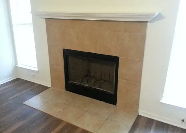 Photo of 6050 Melody Ln, Dallas, TX 75231