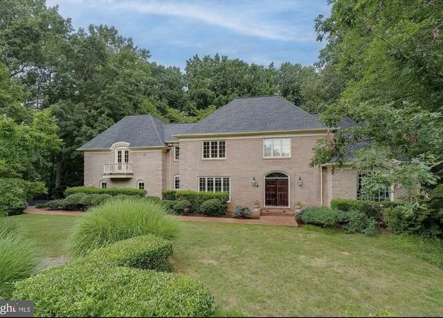 Photo of 10700 Hunters Run Ct, Vienna, VA 22181