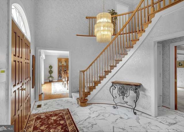 Photo of 10700 Hunters Run Ct, Vienna, VA 22181