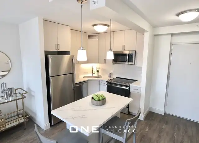 Property at 330 W Illinois St Unit 2, Chicago, IL, 60654, 1 bed, 1 bath, [object Object]
