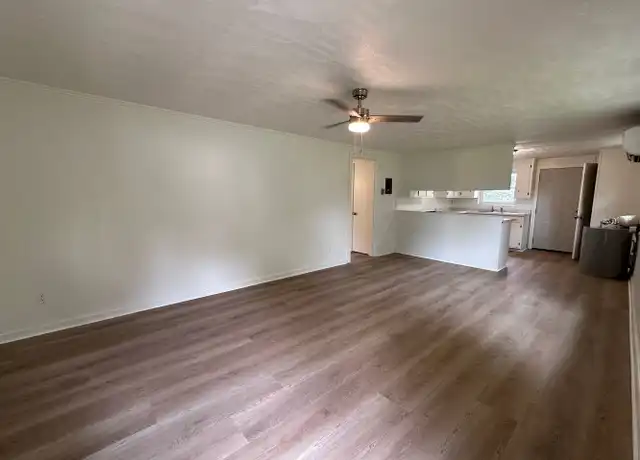 Property at 2964 Old Shelby Rd, Hickory, NC, 28602, 2 beds, 1 bath, [object Object]